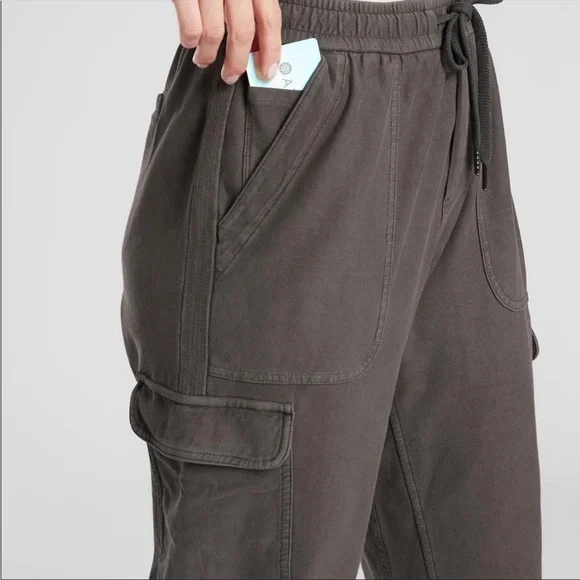 NWT Athleta Farallon Cargo Crop Sweatpants. Olive Green. Size 24 (plus size) 2X - Picture 3 of 6